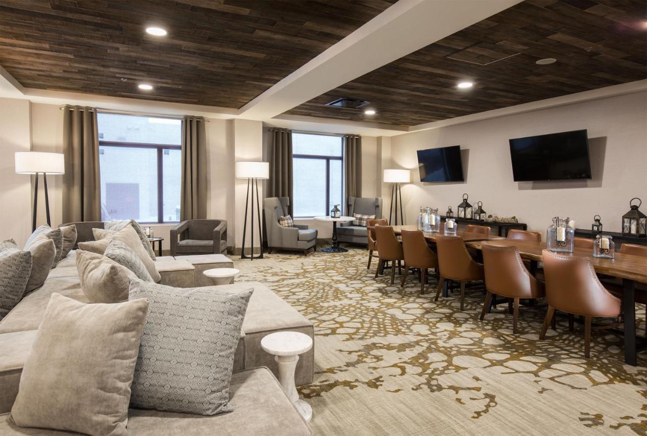 Pomeroy Inn & Suites פרינס ג'ורג' מראה חיצוני תמונה