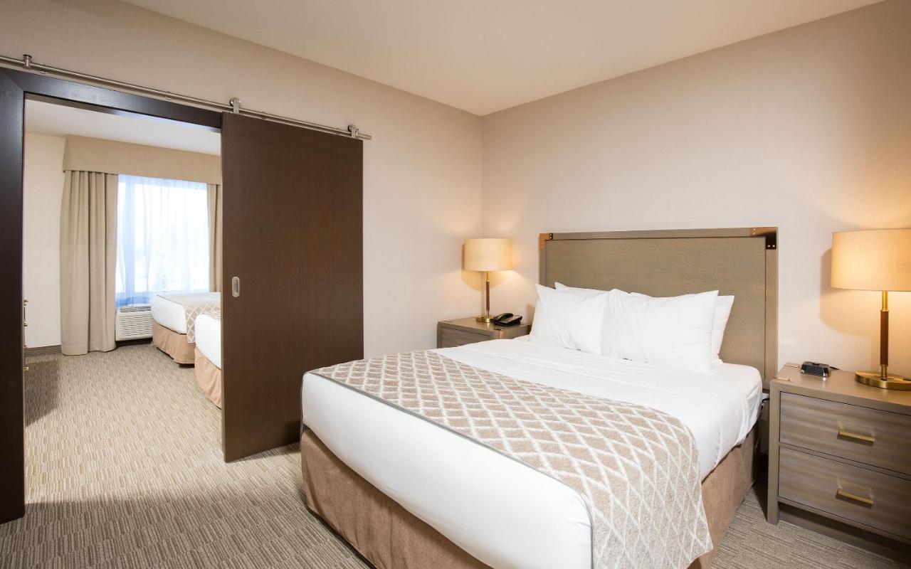 Pomeroy Inn & Suites פרינס ג'ורג' מראה חיצוני תמונה