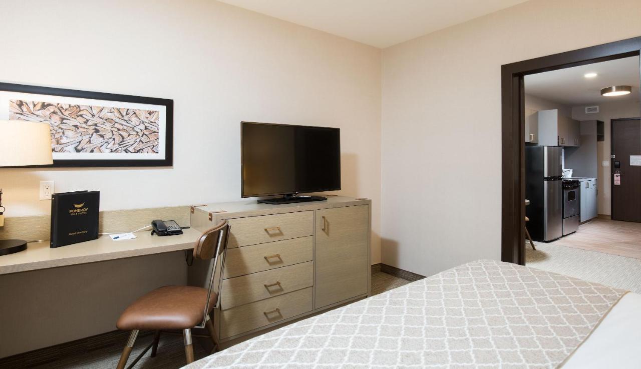 Pomeroy Inn & Suites פרינס ג'ורג' מראה חיצוני תמונה