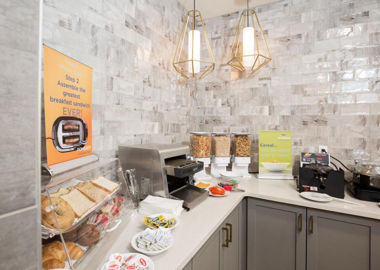 Pomeroy Inn & Suites פרינס ג'ורג' מראה חיצוני תמונה