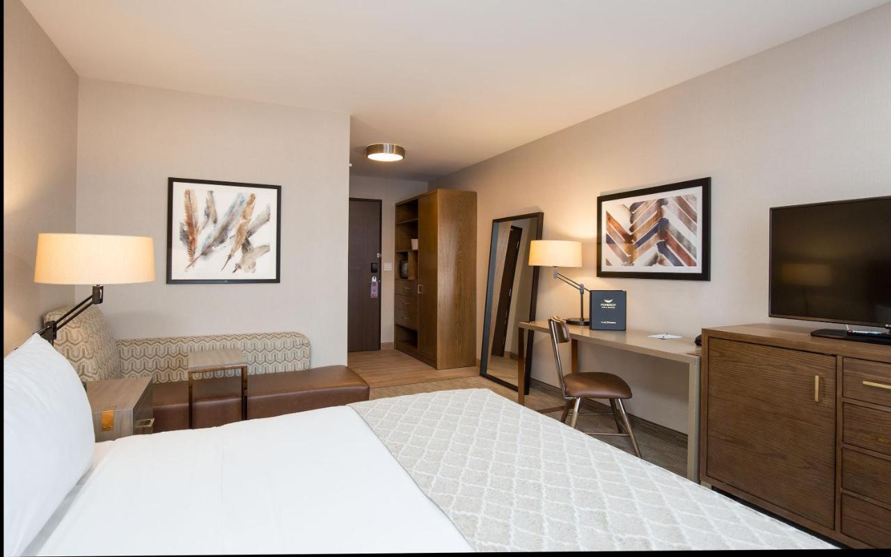 Pomeroy Inn & Suites פרינס ג'ורג' מראה חיצוני תמונה